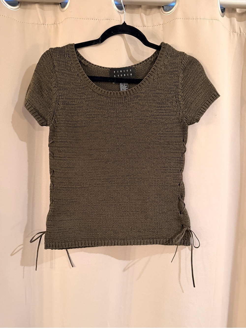 Finity Studio Olive Green Knit Short-Sleeve Top